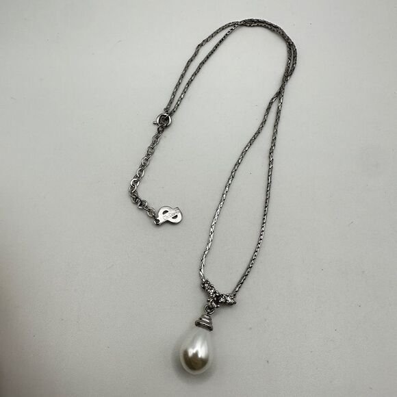 Vintage Christian Dior Faux Pearl and rhinestone drop necklace in silver tone! - Picture 9 of 16